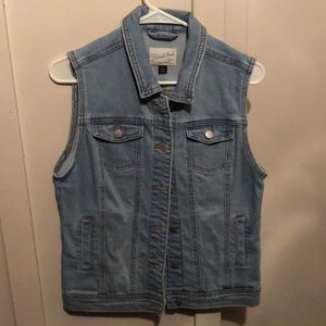 Jean Vest